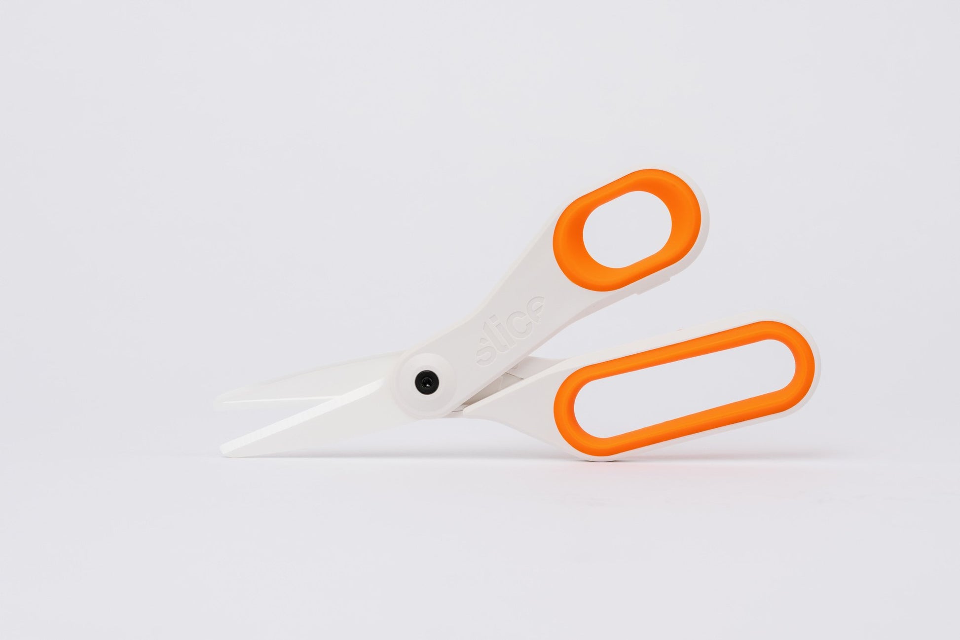 United Notions 5 Ceramic Scissors, Finger Friendly Ceramic Blades